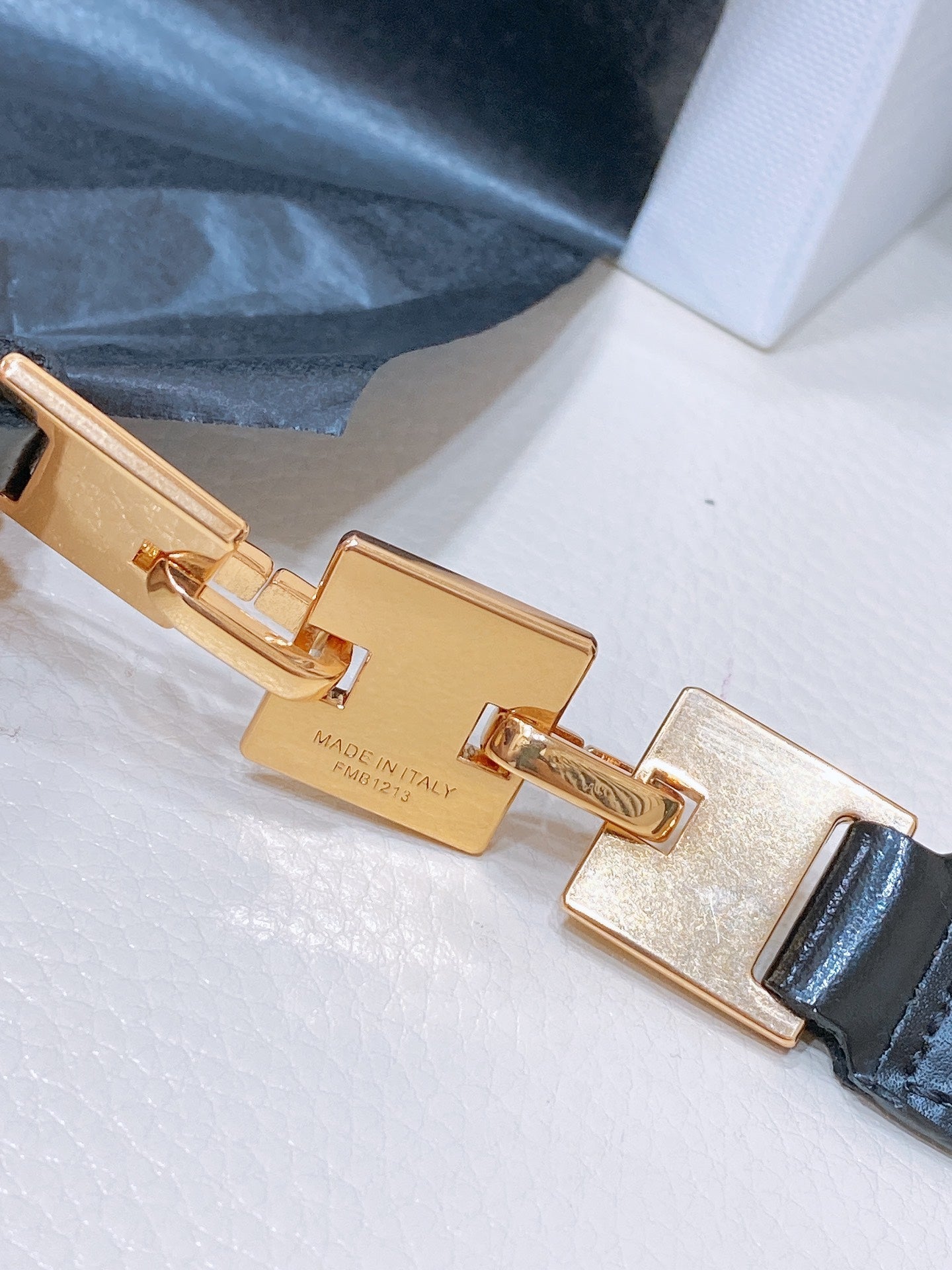CL SMALL 18 MM GOURMETTE TRIOMPHE ADJUSTABLE BELT IN BLACK LEATHER GOLD HARDWARE - 30