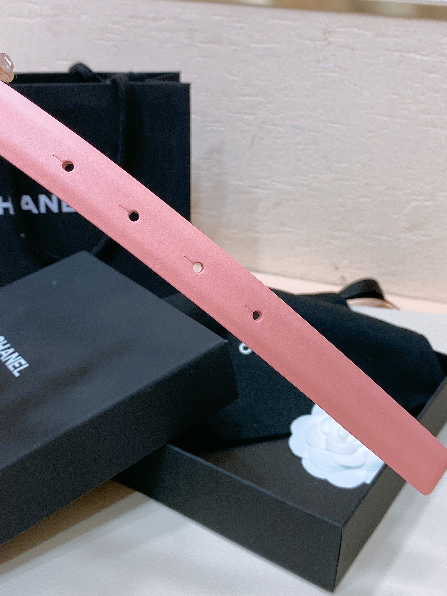 CC BELT 20MM IN SALMON PINK CALFSKIN GOLD HARDWARE ATTACH PEARLS - 30