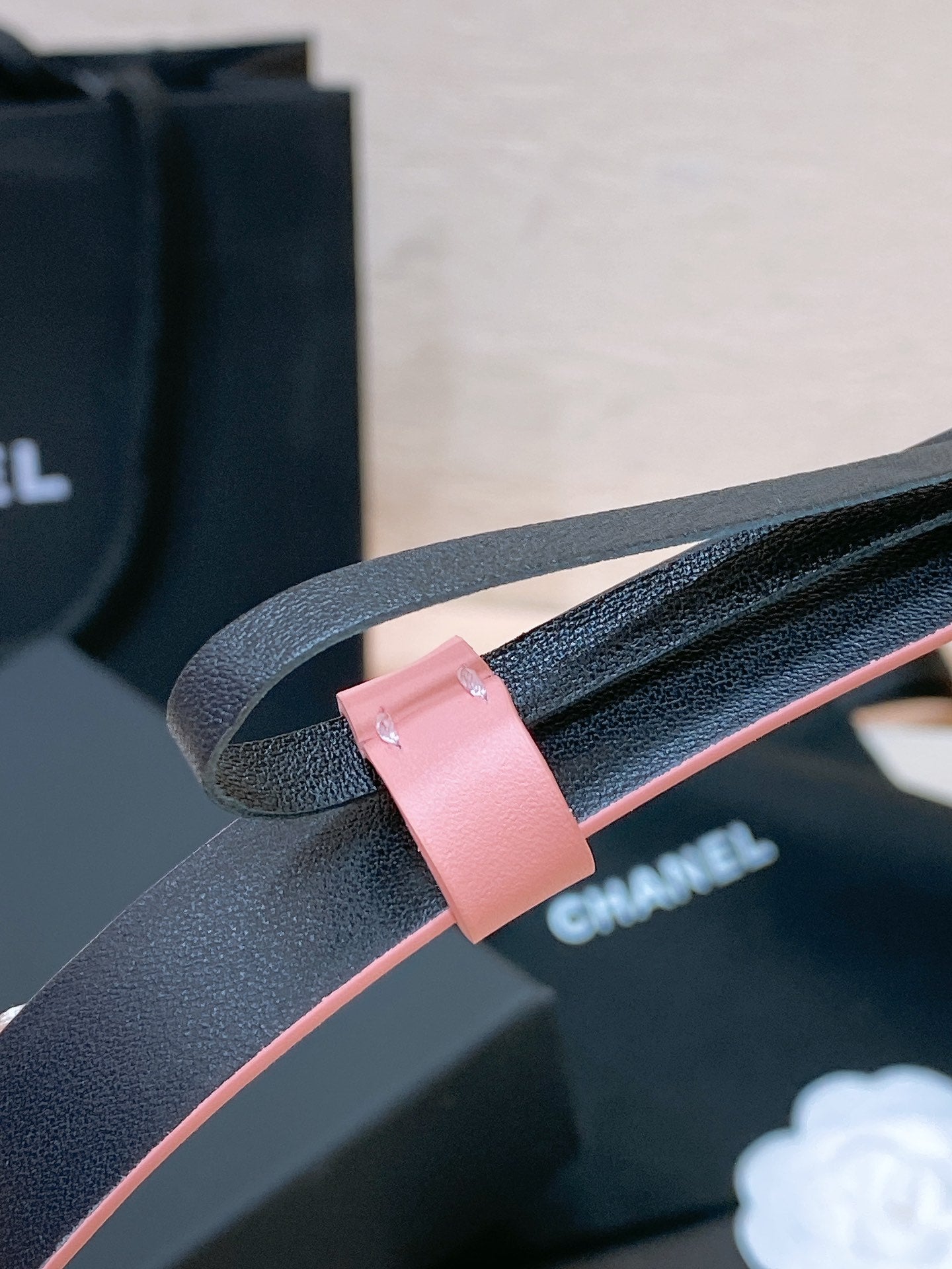 CC BELT 20MM IN SALMON PINK CALFSKIN GOLD HARDWARE ATTACH PEARLS - 30