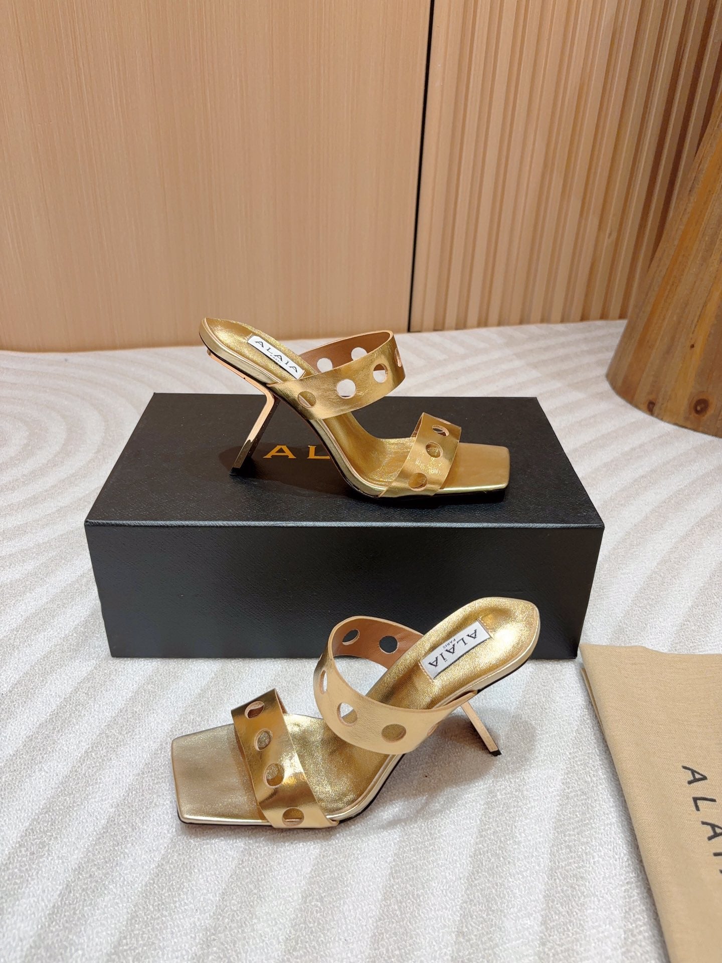 ALAIA TWO-STRAPS HIGH HEEL SANDALS IN GOLDEN PATENT LAMBSKIN - 35