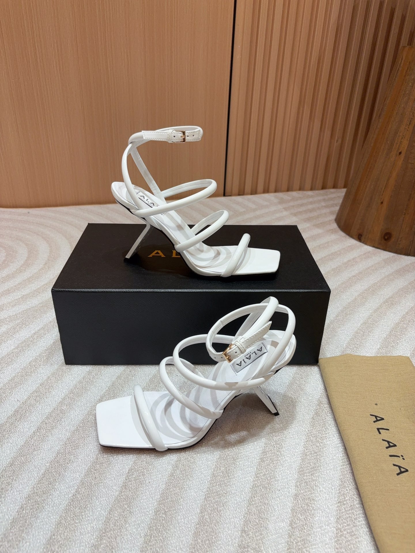 ALAIA THREE-STRAPS HIGH HEEL SANDALS IN WHITE PATENT LAMBSKIN - 35