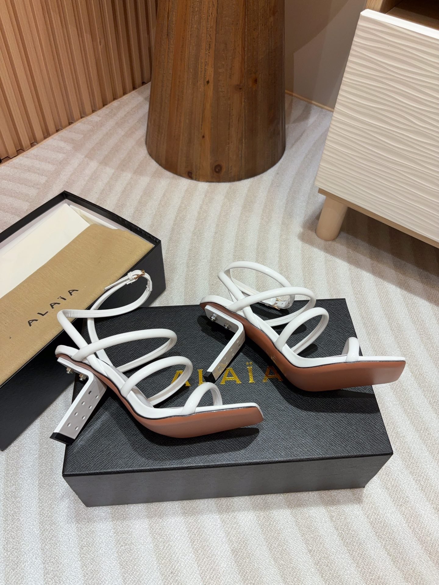 ALAIA THREE-STRAPS HIGH HEEL SANDALS IN WHITE PATENT LAMBSKIN - 35