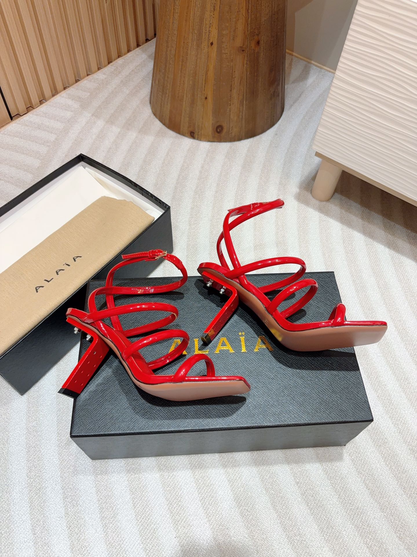 ALAIA THREE-STRAPS HIGH HEEL SANDALS IN CHERRY RED PATENT LAMBSKIN - 35