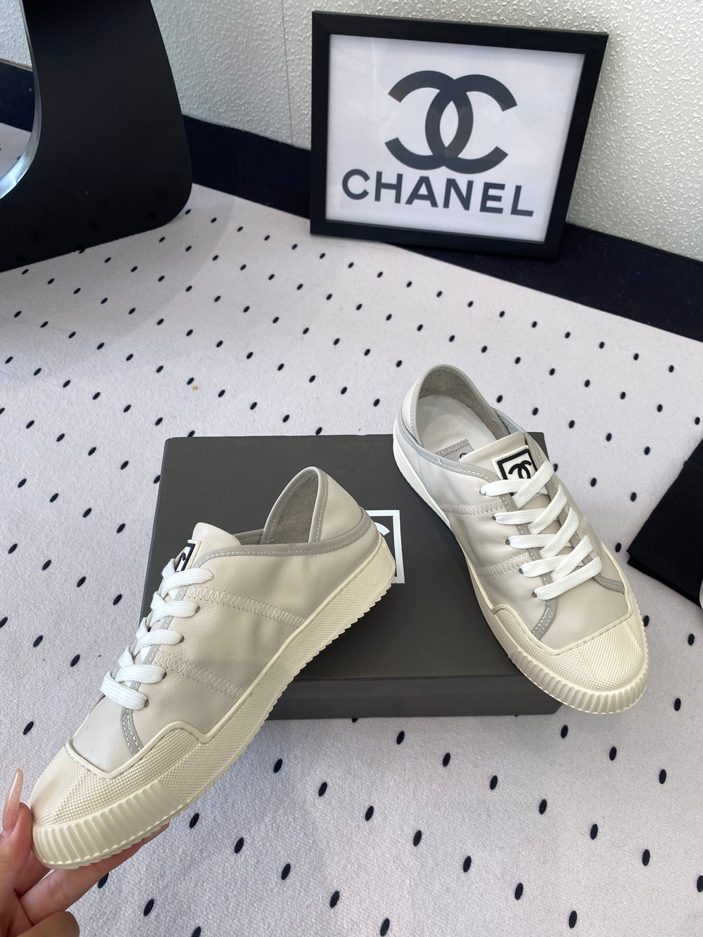 CASUAL SHOES IN GREY LAMBSKIN - 35