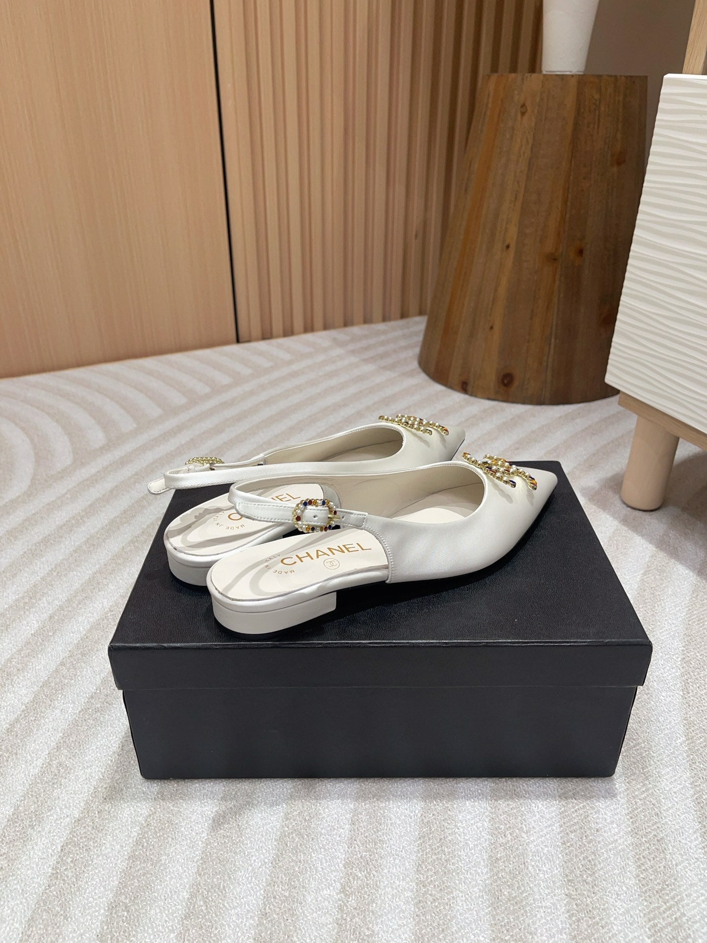 CC SLINGBACKS WHITE SATIN AND LAMBSKIN - 35