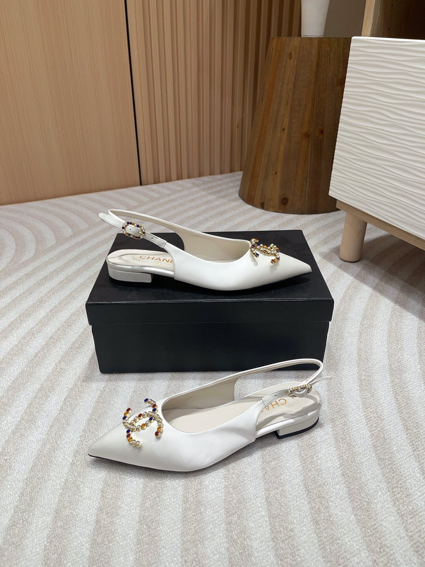 CC SLINGBACKS WHITE SATIN AND LAMBSKIN - 35