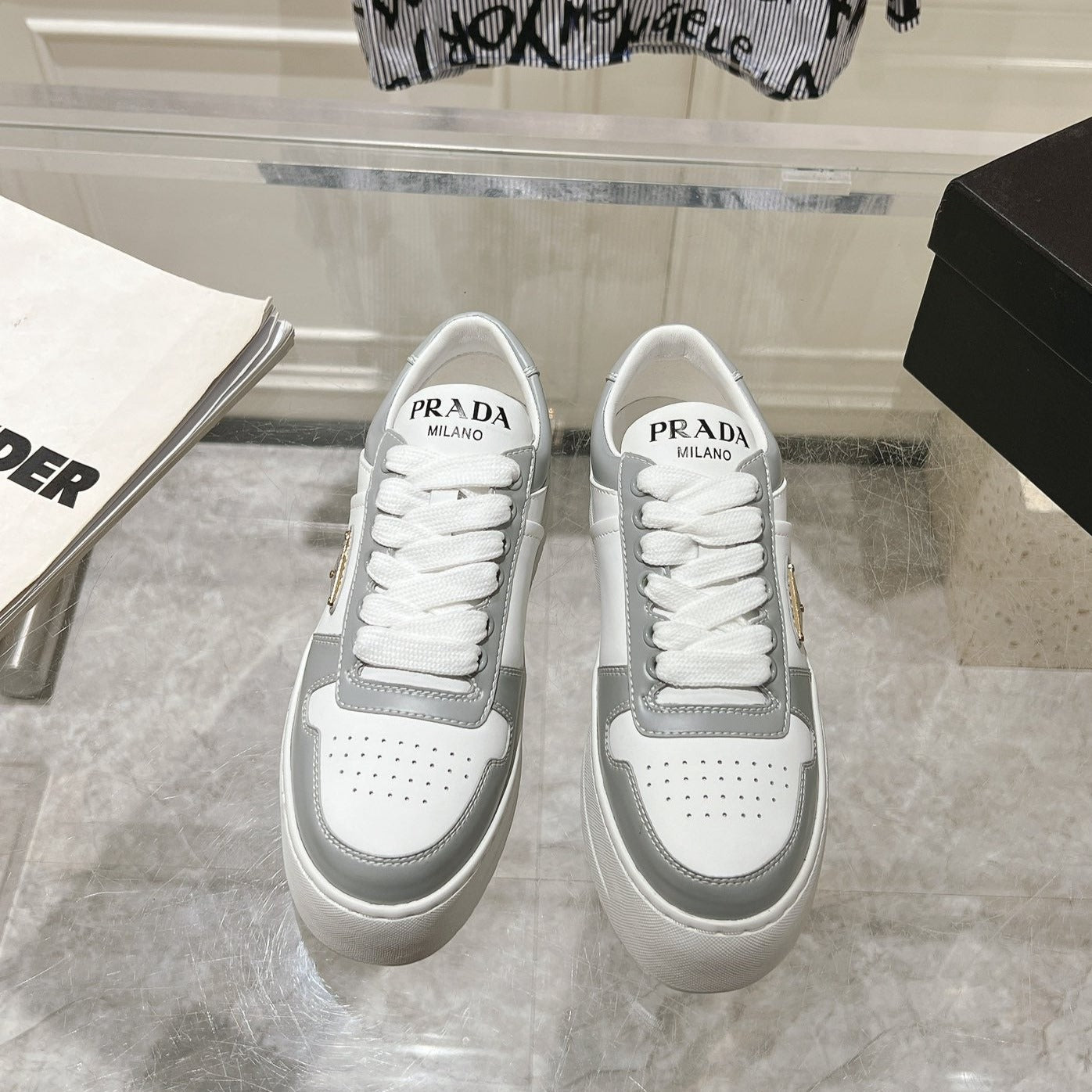 PRA DOWNTOWN BOLD SNEAKERS WHITE AND LIGHT GRAY CALFSKIN - 35