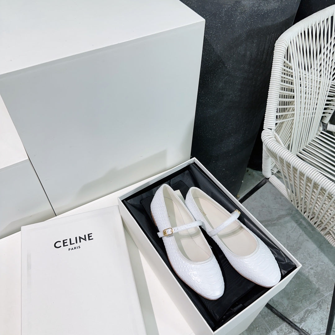 BALLET FLAT IN WHITE EMBOSSED CALFSKIN - 35
