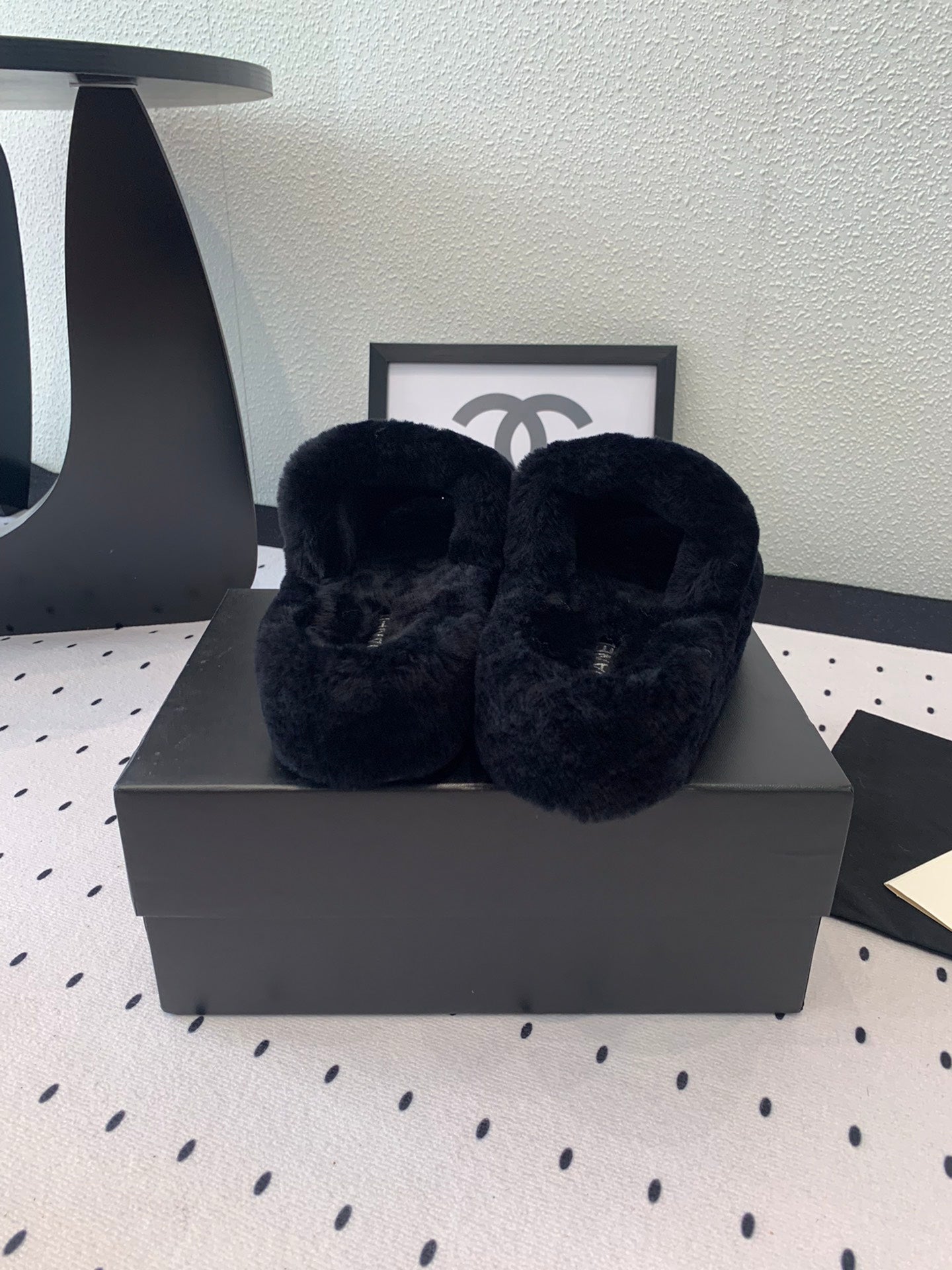 THICK-SOLED SLIPPERS IN BLACK SHEEP WOOL - 35