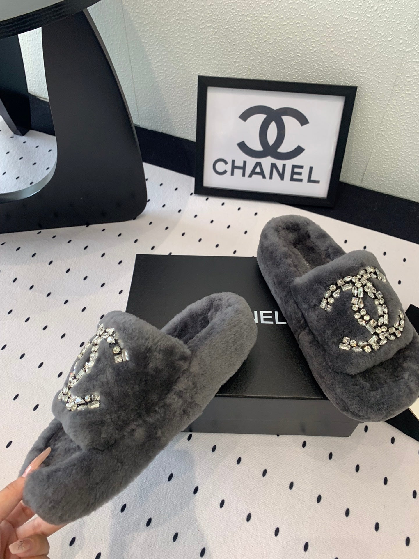 THICK-SOLED SLIPPERS IN GREY SHEEP WOOL - 35