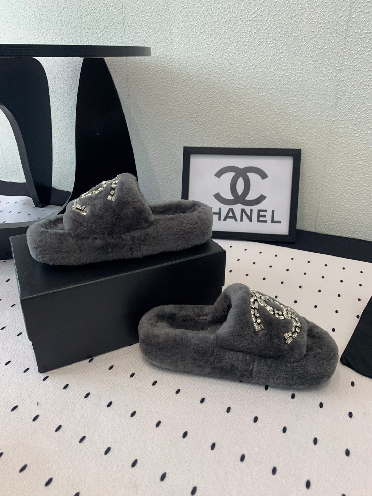 THICK-SOLED SLIPPERS IN GREY SHEEP WOOL - 35