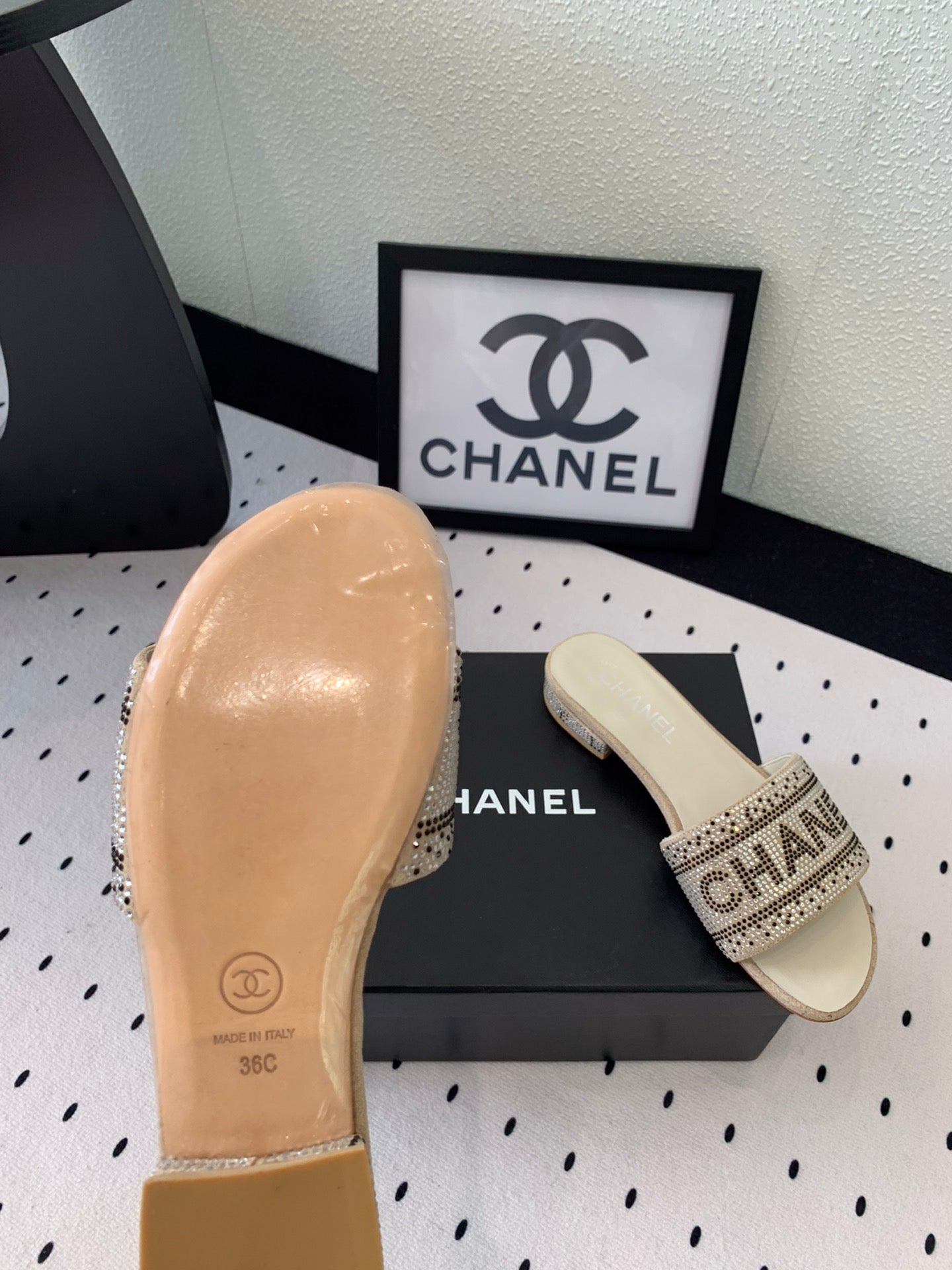 CC RHINESTONE LETTER SLIPPERS BEIGE LAMBSKIN - 35