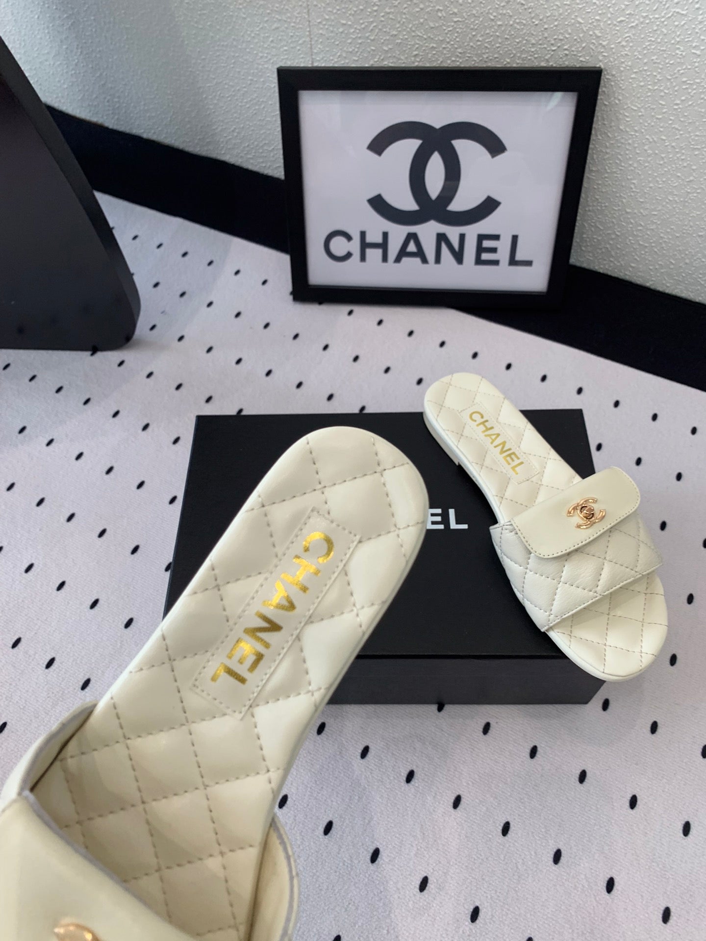 CC SLIPPERS IN WHITE CALFSKIN - 35