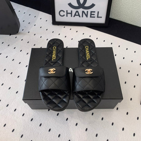 CC SLIPPERS IN BLACK CALFSKIN - 35