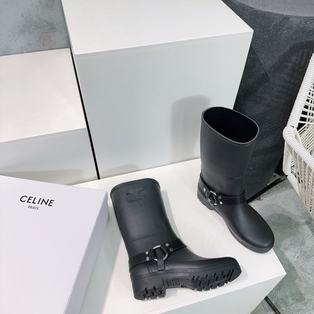 SHORT BOOTS IN BLACK RUBBER - 35