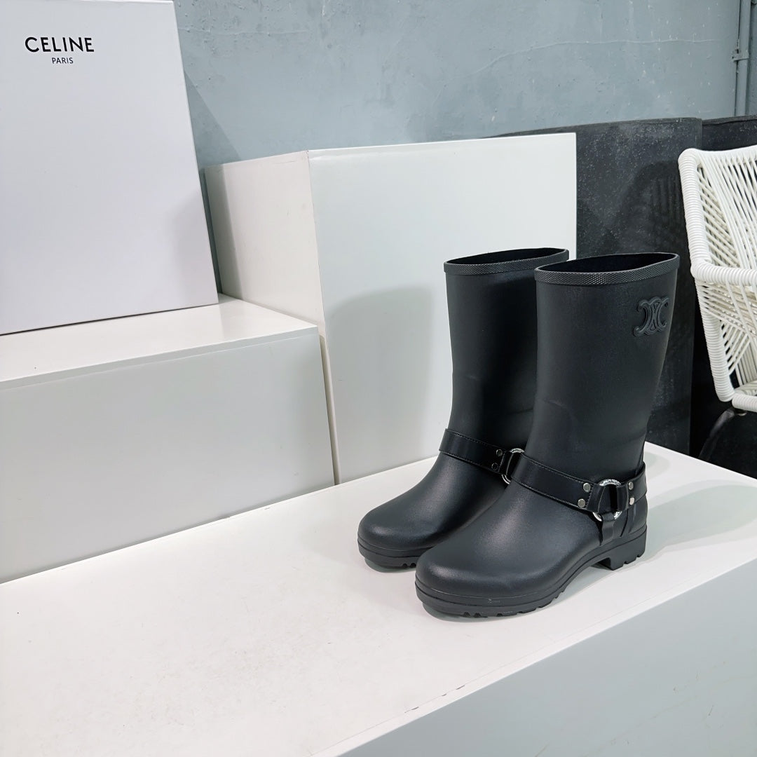 SHORT BOOTS IN BLACK RUBBER - 35