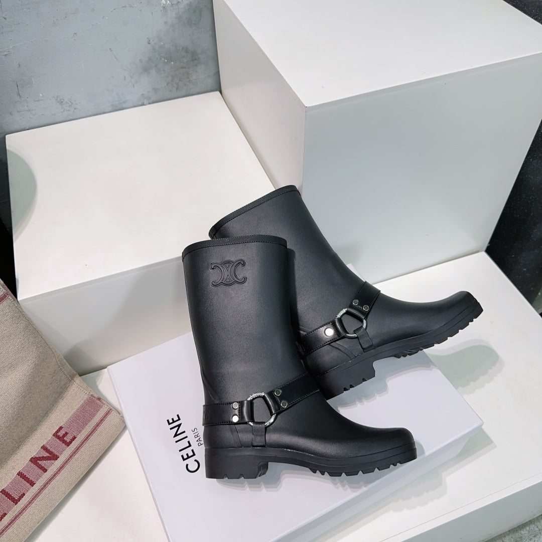 SHORT BOOTS IN BLACK RUBBER - 35
