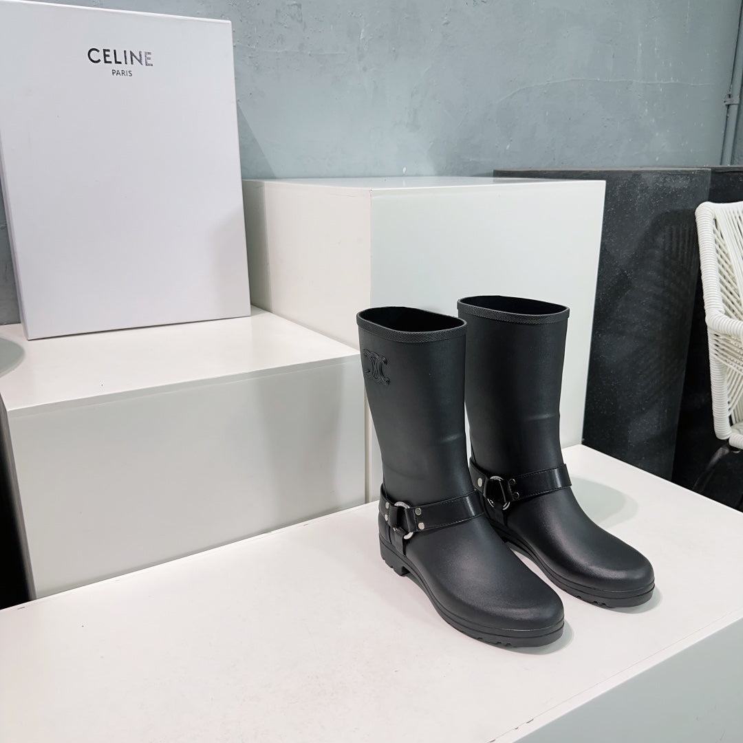 SHORT BOOTS IN BLACK RUBBER - 35
