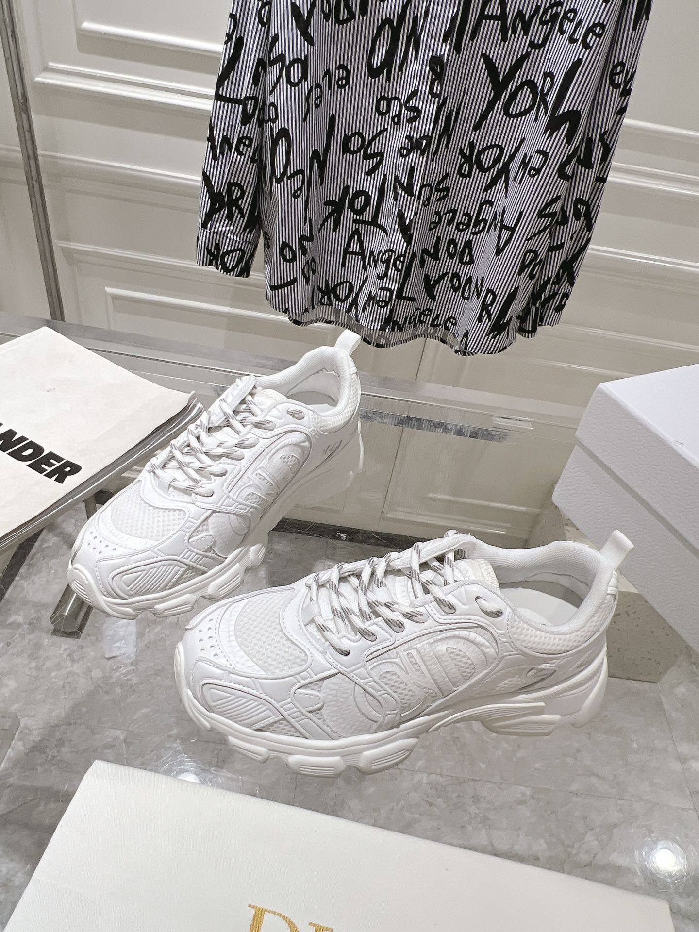 DIOR 25S CHRONO SNEAKER 45MM IN MESH WITH WHITE CALFSKIN - 35