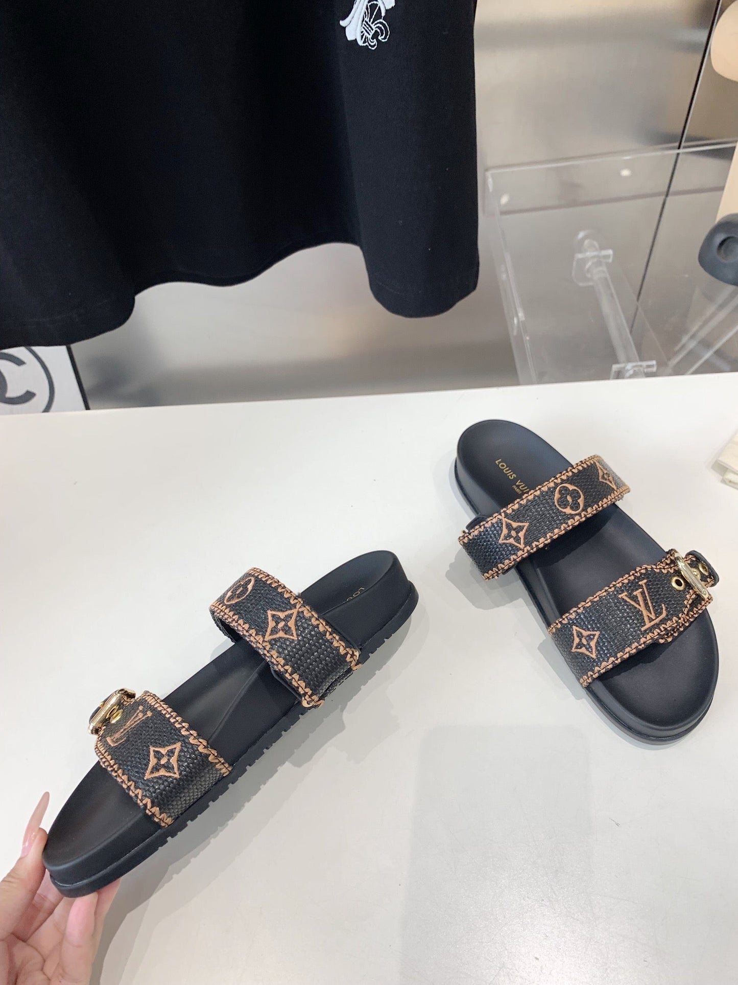 LV WOMEN SUNSET DAD SANDAL IN BLACK MONOGRAM FABRIC MULE - 35