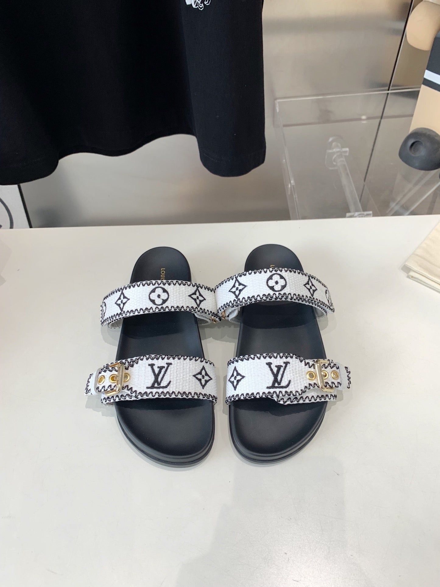 LV WOMEN SUNSET DAD SANDAL IN WHITE MIX BLACK MONOGRAM FABRIC MULE - 35