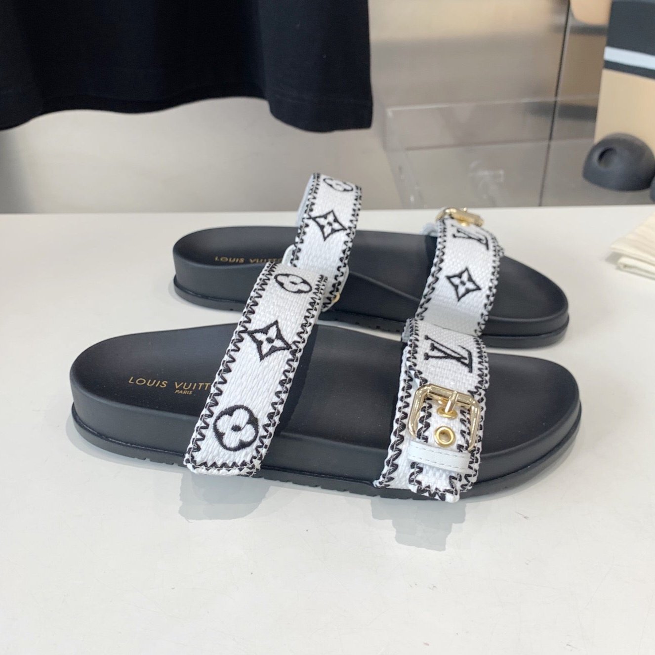 LV WOMEN SUNSET DAD SANDAL IN WHITE MIX BLACK MONOGRAM FABRIC MULE - 35