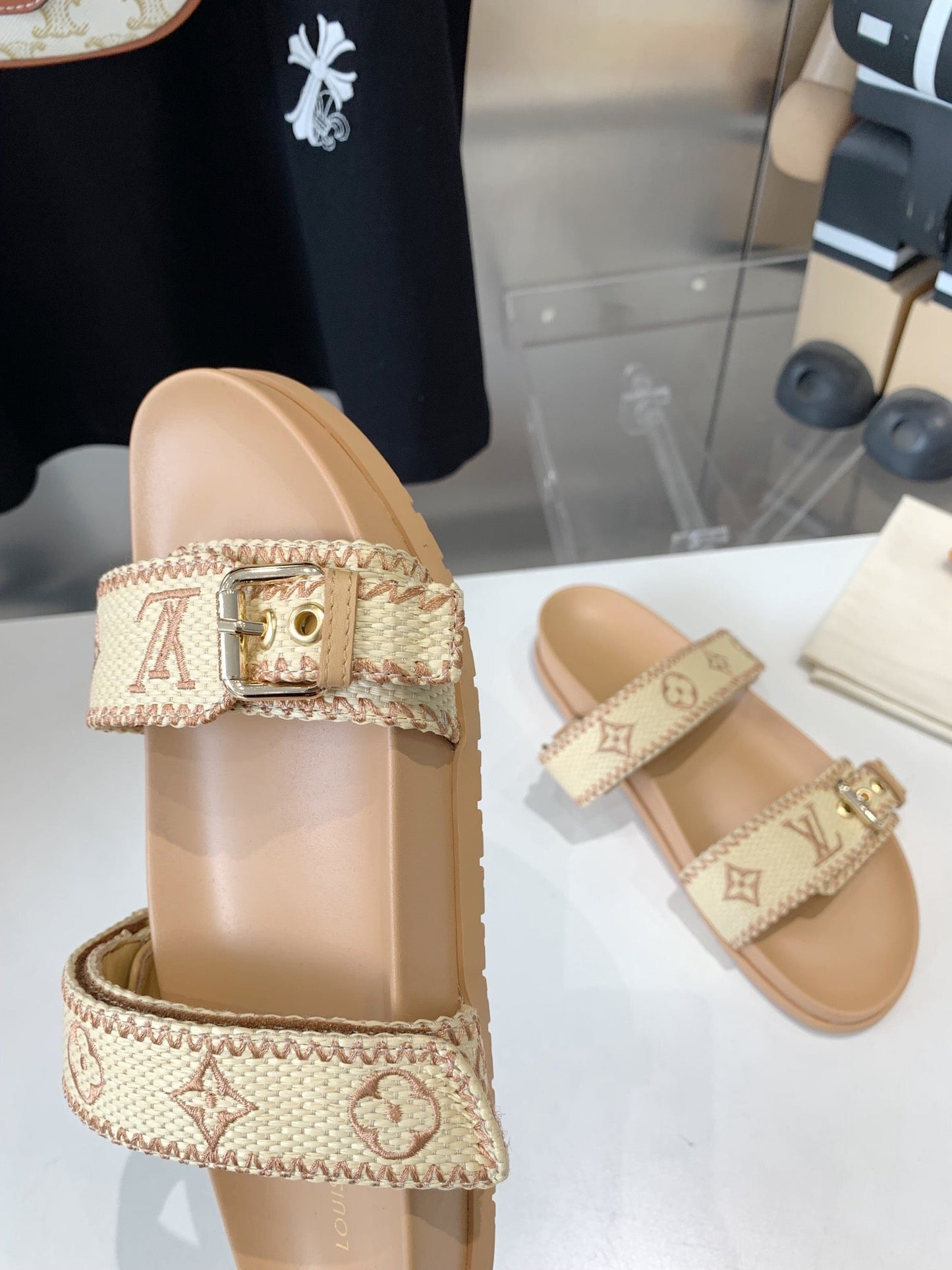 LV WOMEN SUNSET DAD SANDAL IN BEIGE MONOGRAM FABRIC MULE - 35