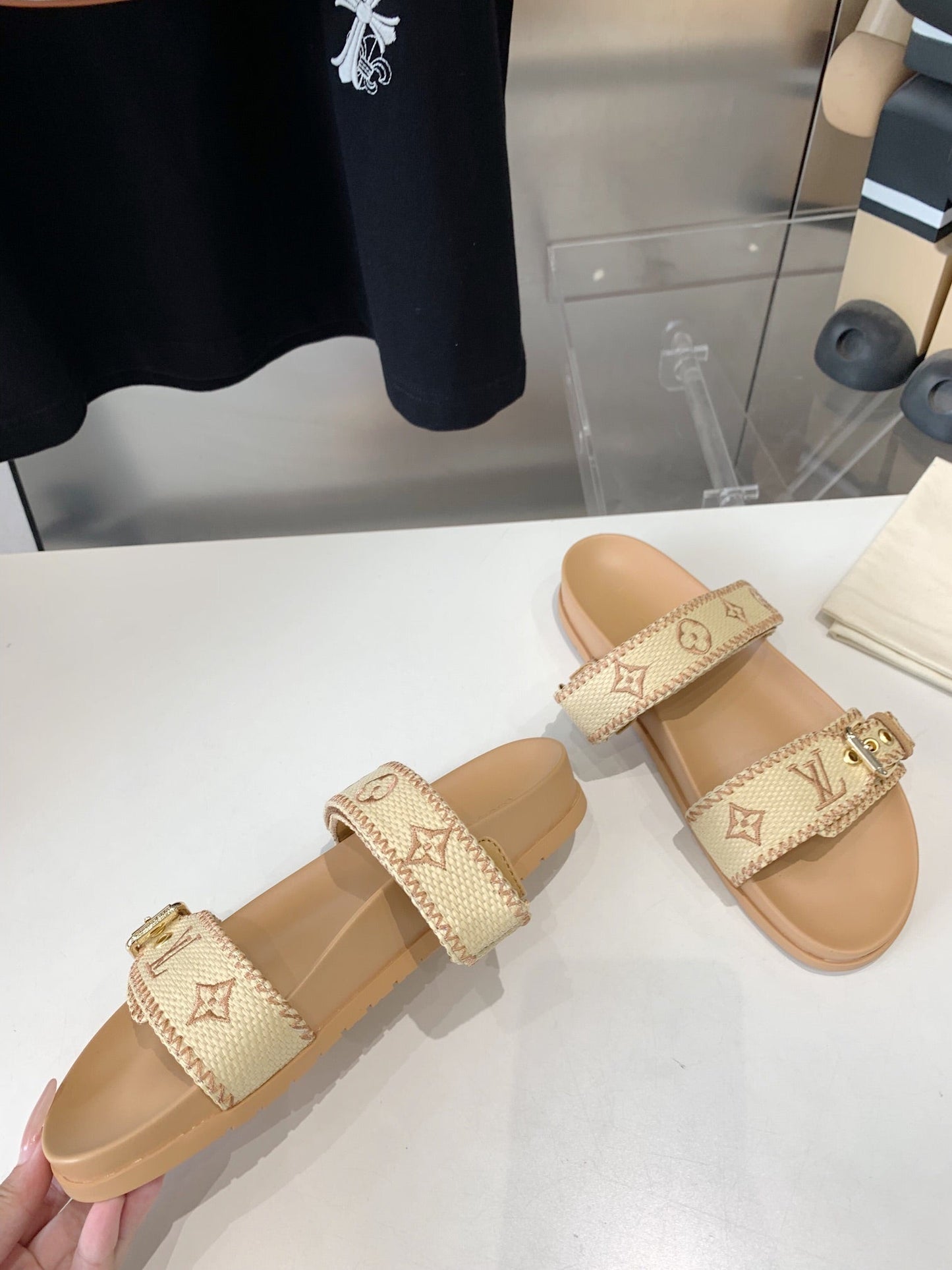 LV WOMEN SUNSET DAD SANDAL IN BEIGE MONOGRAM FABRIC MULE - 35