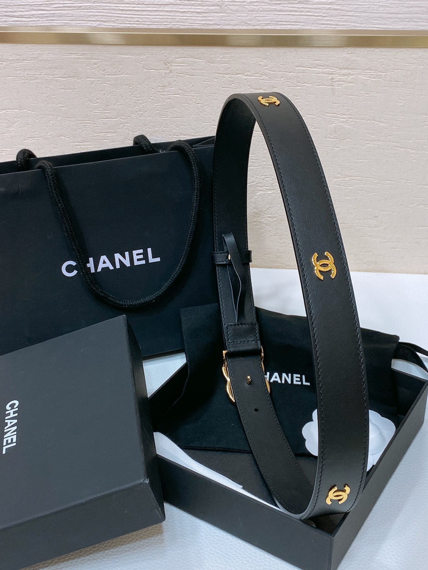 CC BELT 30MM IN BLACK SMOOTH CALFSKIN GOLD MIX BLACK HARDWARE - 30