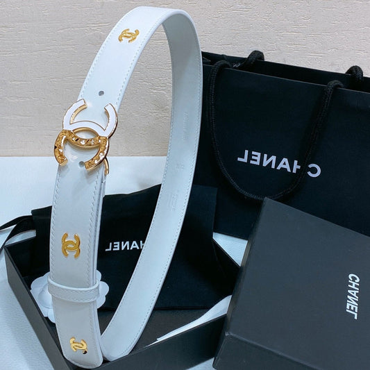 CC BELT 30MM IN WHITE SMOOTH CALFSKIN GOLD MIX WHITE HARDWARE - 30