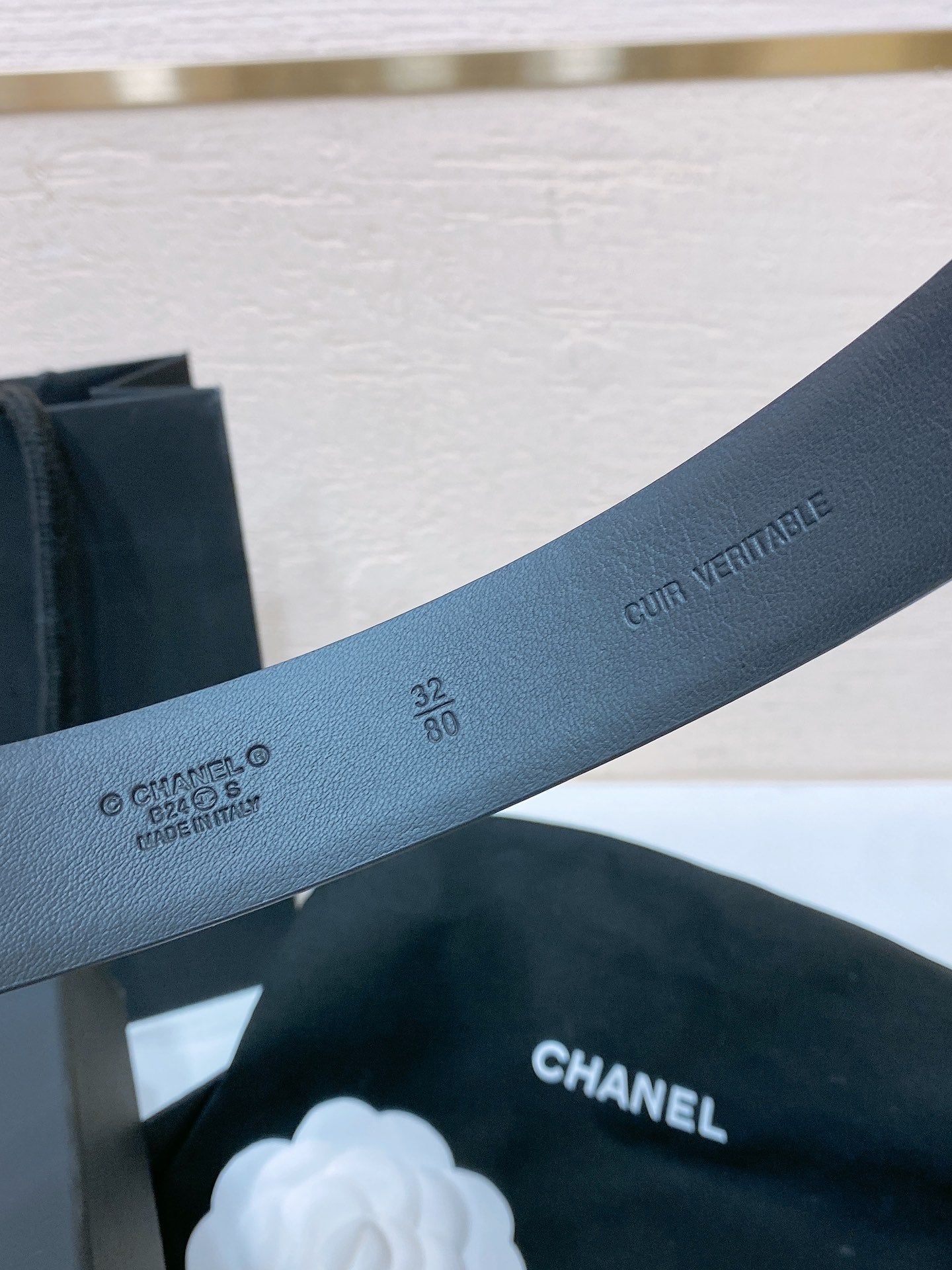 CC BELT 30MM IN BLACK SMOOTH CALFSKIN GOLD MIX BLACK METAL LOGO - 30
