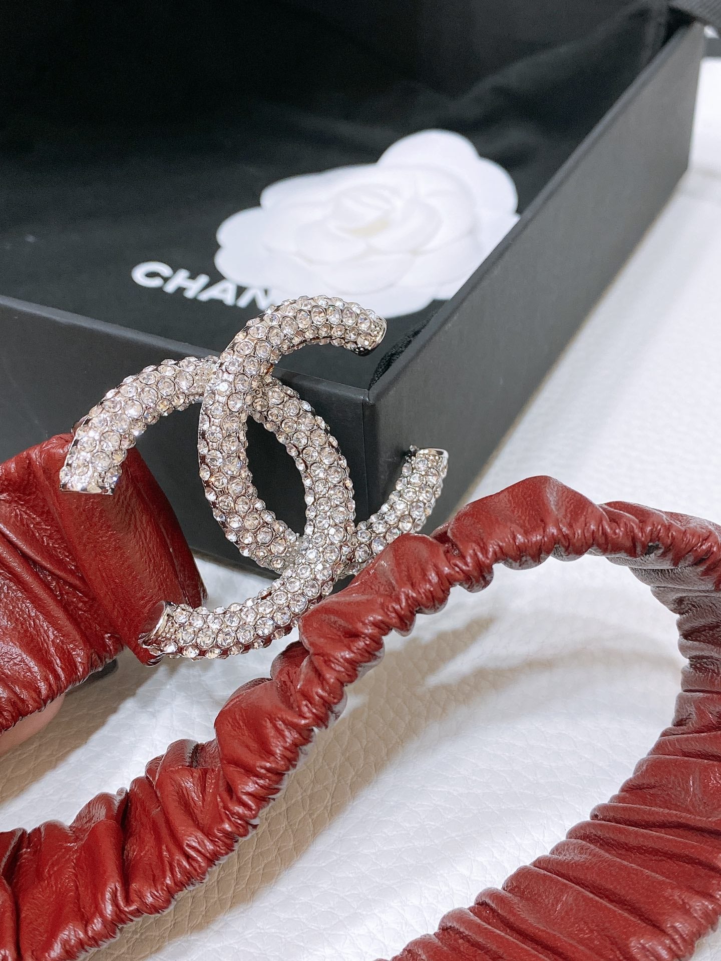 CC ELASTIC BELT 30MM IN WINE RED CALFSKIN SILVER HARDWARE WITH RHINSTONES - 30