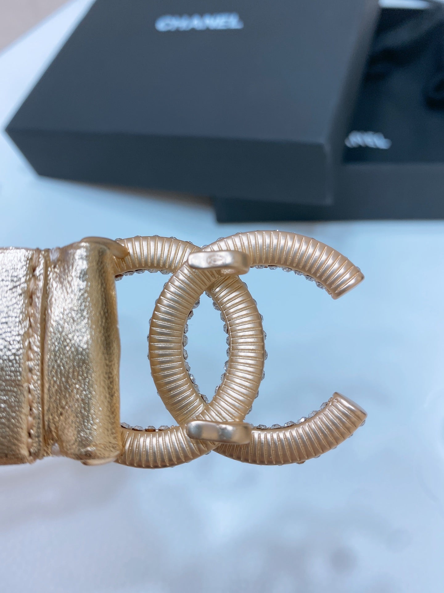 CC ELASTIC BELT 30MM IN GOLD CALFSKIN GOLD HARDWARE WITH RHINSTONES - 30