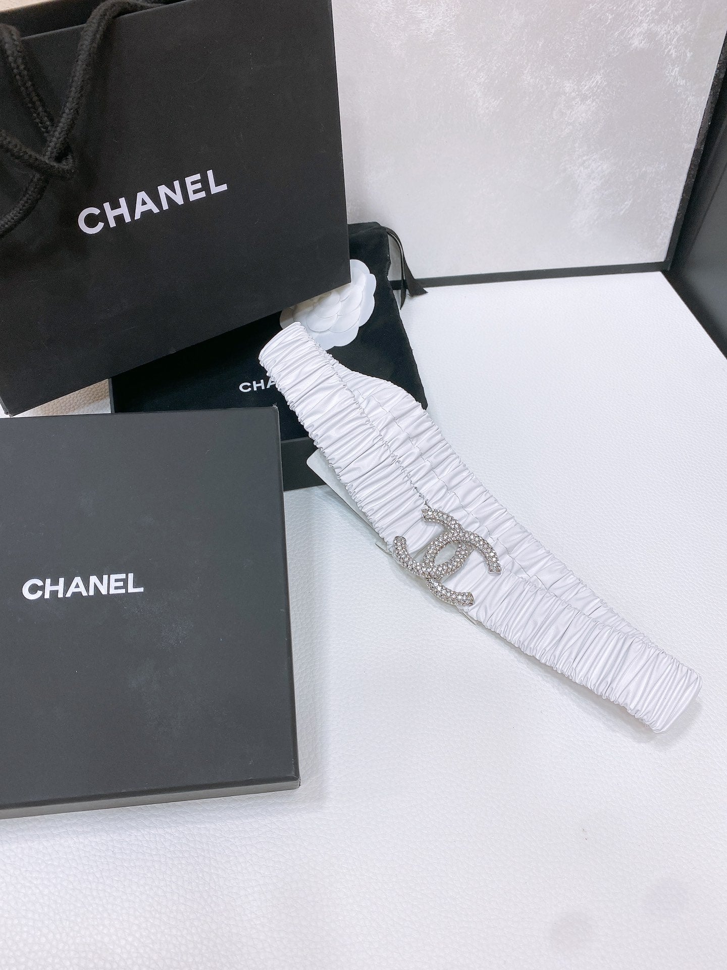 CC ELASTIC BELT 30MM IN WHITE CALFSKIN SILVER HARDWARE WITH RHINSTONES - 30