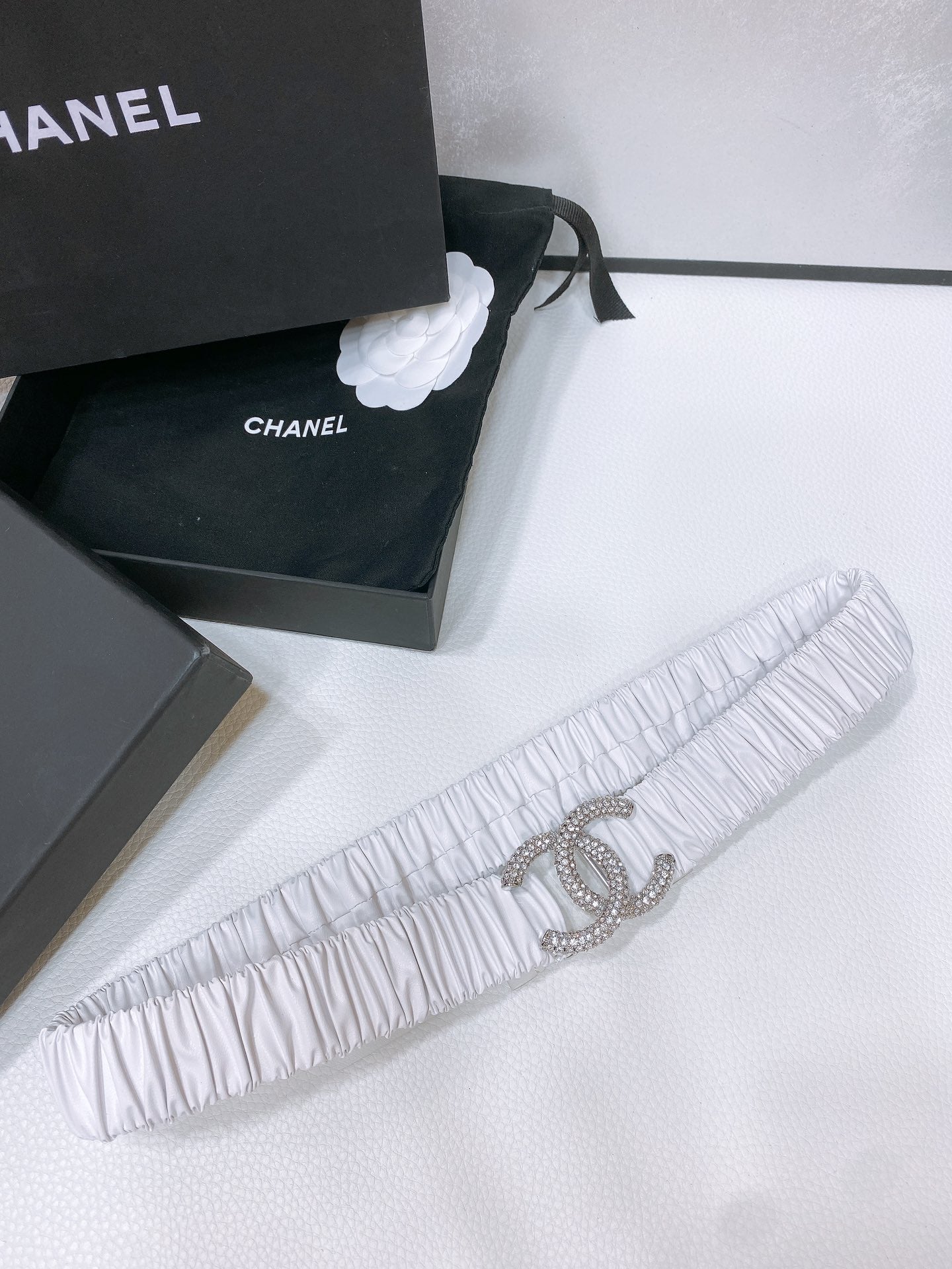 CC ELASTIC BELT 30MM IN WHITE CALFSKIN SILVER HARDWARE WITH RHINSTONES - 30