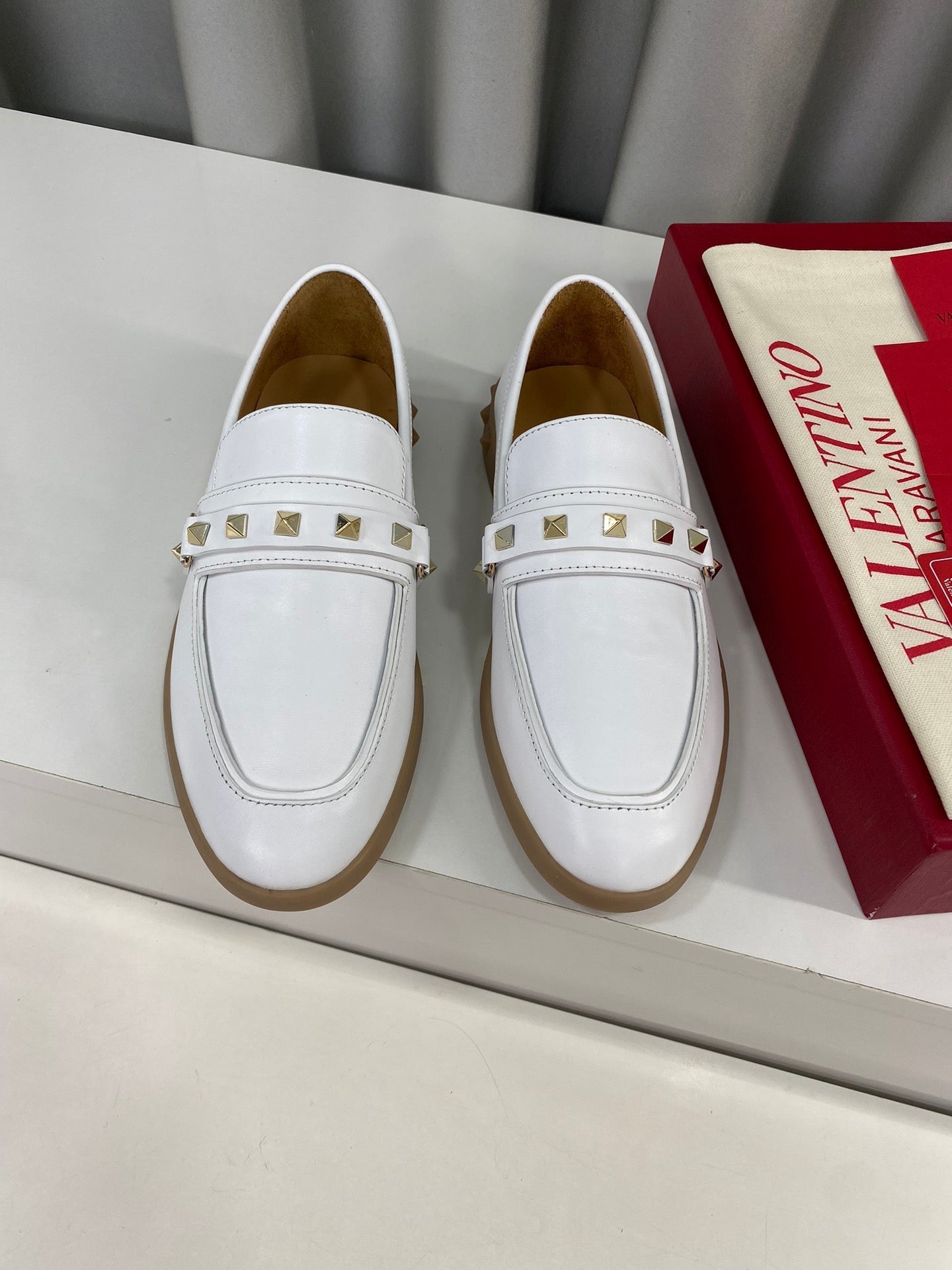 LEISURE FLOWS SPLIT LOAFER IN WHITE CALFSKIN - 35