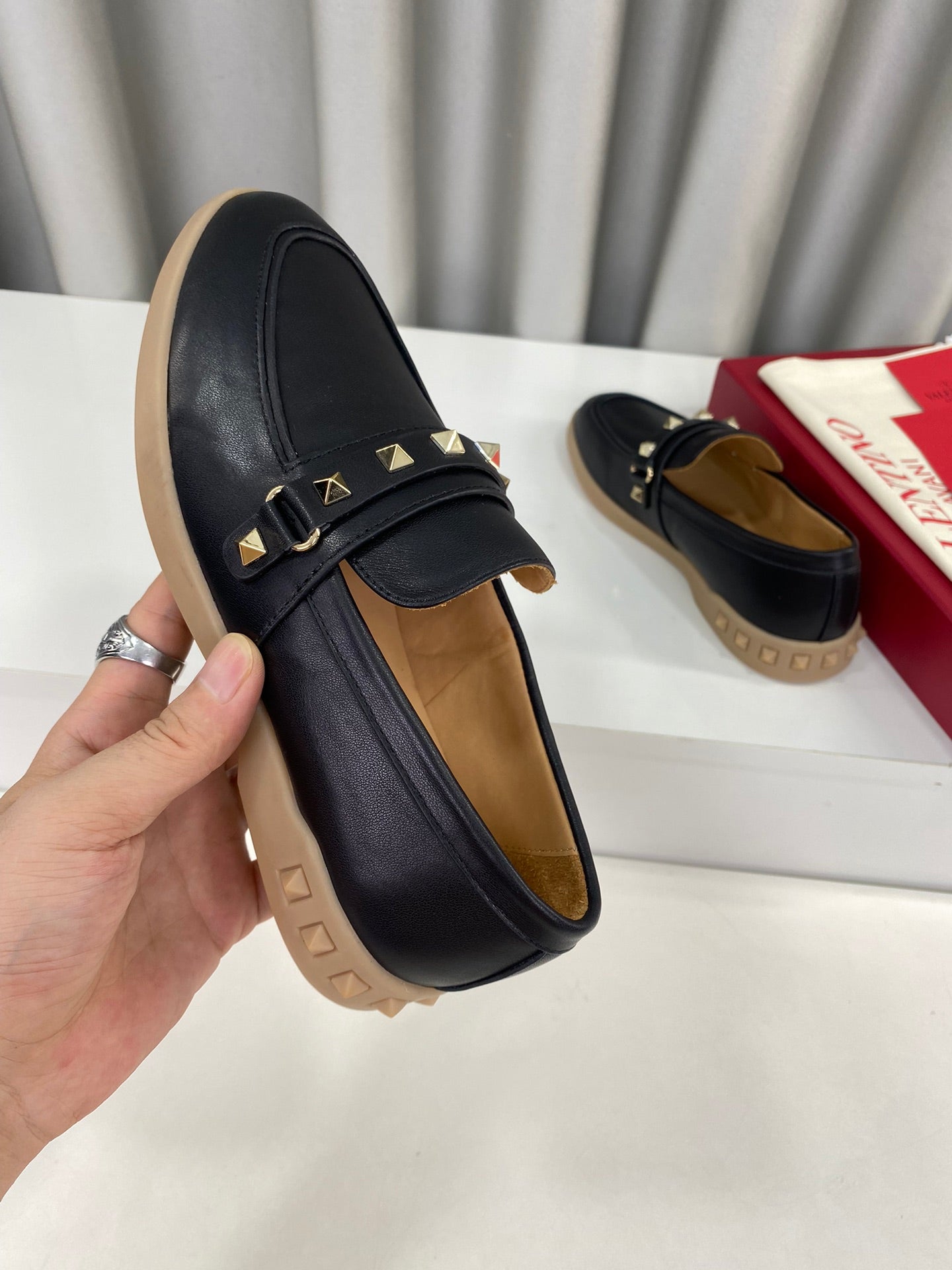 LEISURE FLOWS SPLIT LOAFER IN BLACK CALFSKIN - 35