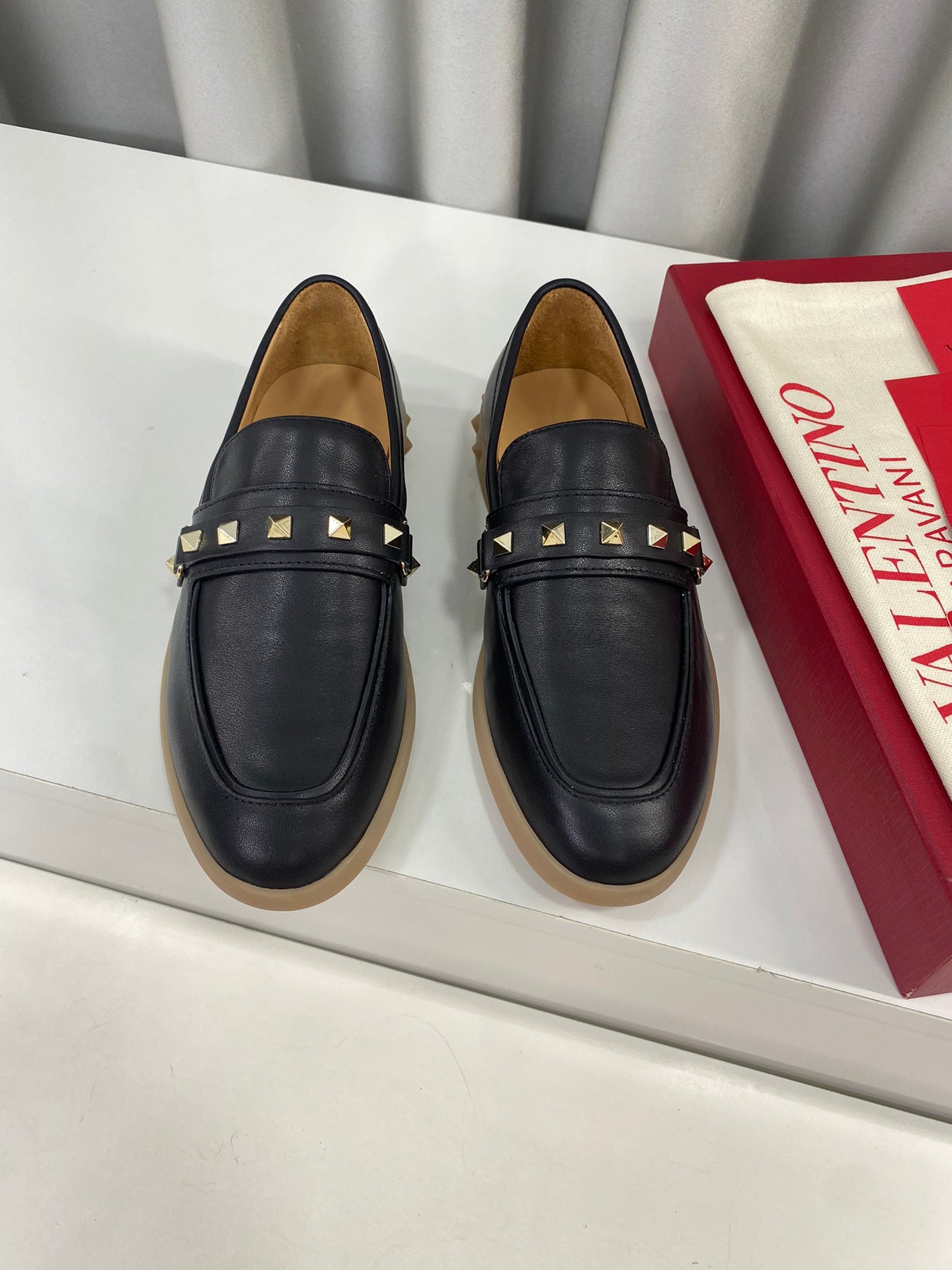 LEISURE FLOWS SPLIT LOAFER IN BLACK CALFSKIN - 35