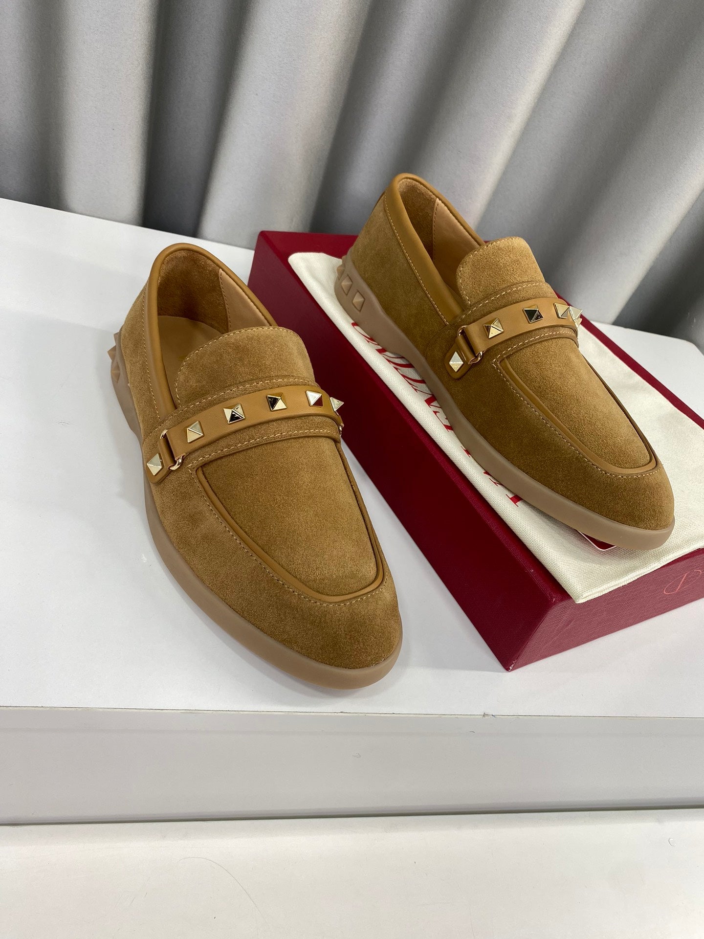 LEISURE FLOWS SPLIT LOAFER IN PEANUT BROWN SUEDE - 35
