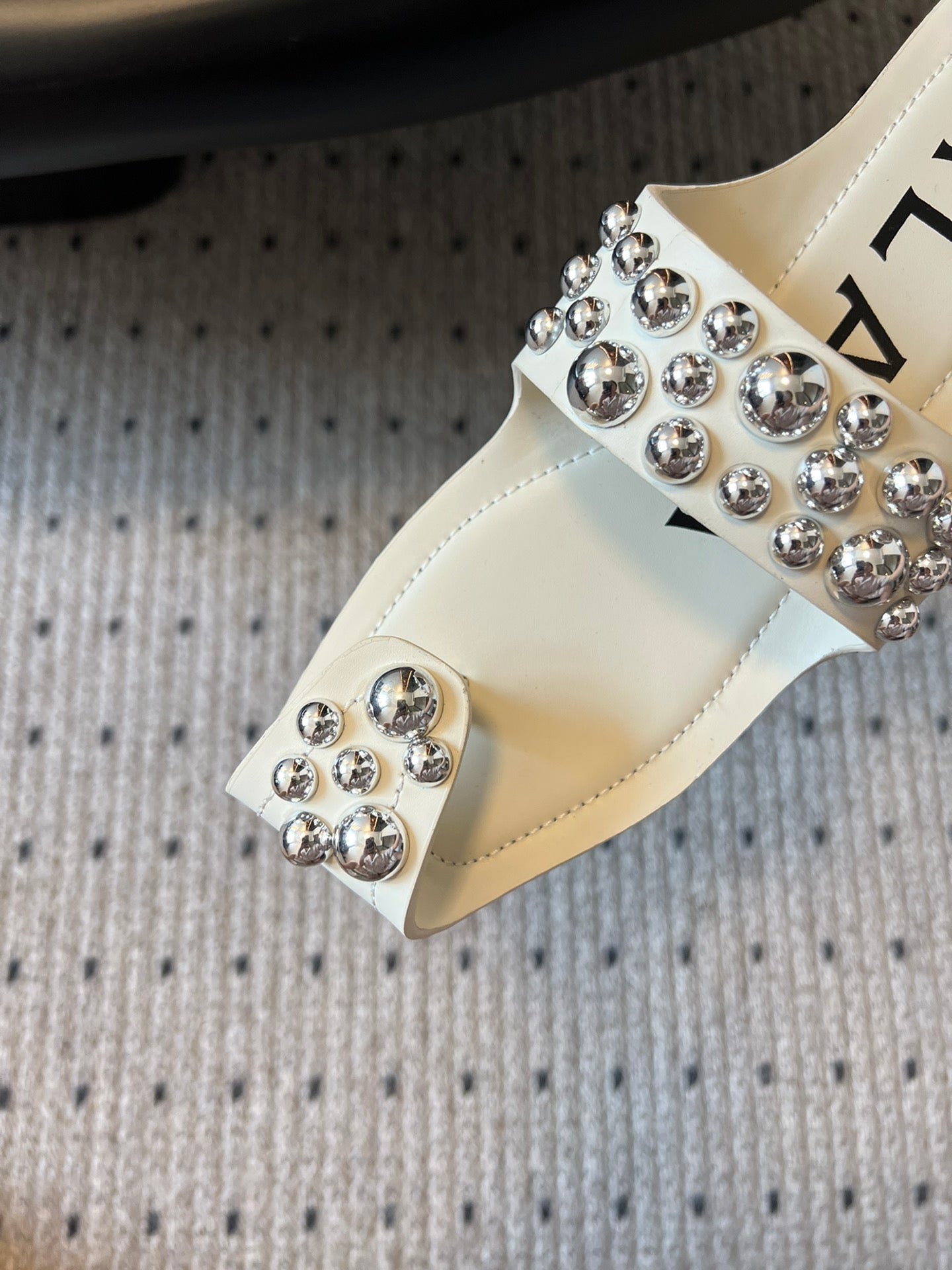 ALAIA FOLDED FLAT MULES WITH SPHERES ON WHITE CALFSKIN - 35