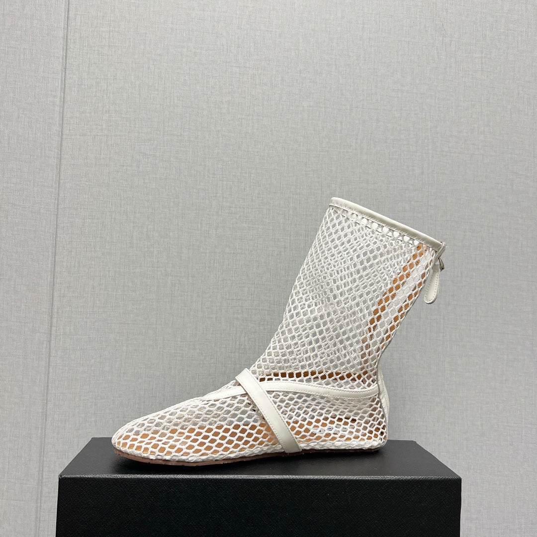 ALAIA SHORT BOOTS IN WHITE MESH FISHNET - 35