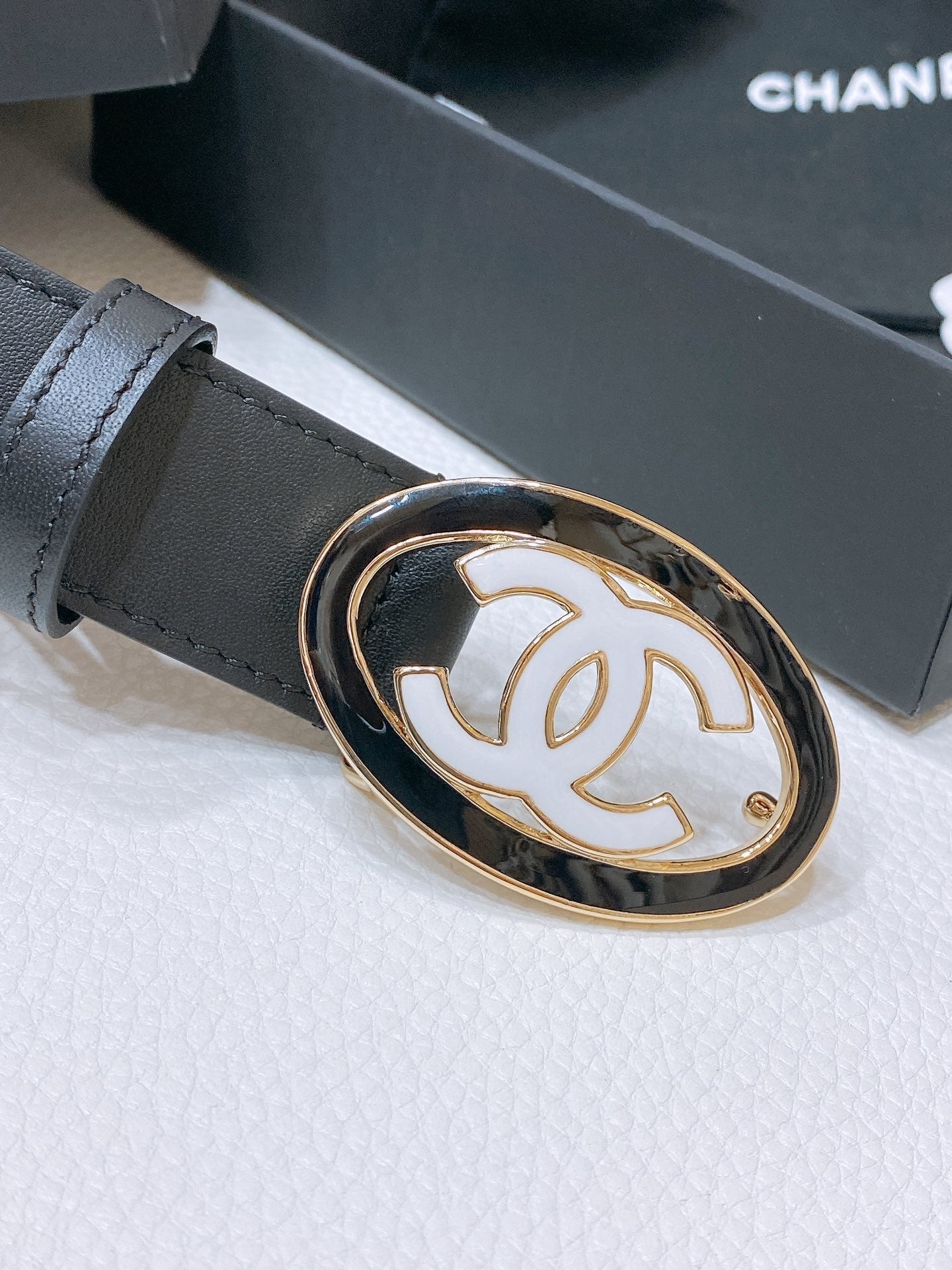 CC 30MM BELT IN BLACK SMOOTH CALFSKIN WHITE MIX BLACK METAL LOGO GOLD HARDWARE - 30