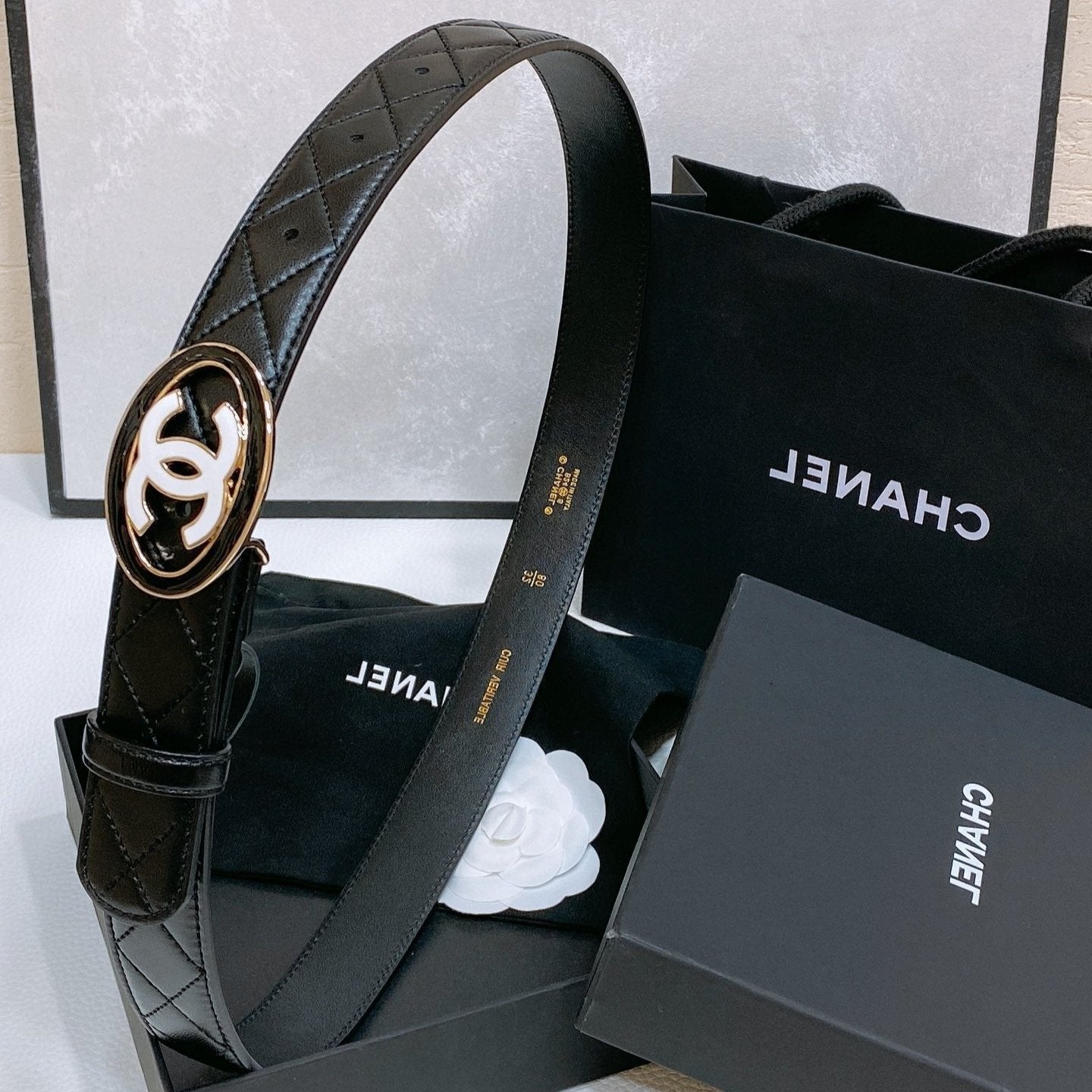 CC 30MM BELT IN BLACK EMBROIDERED CALFSKIN WHITE MIX BLACK METAL HARDWARE - 30