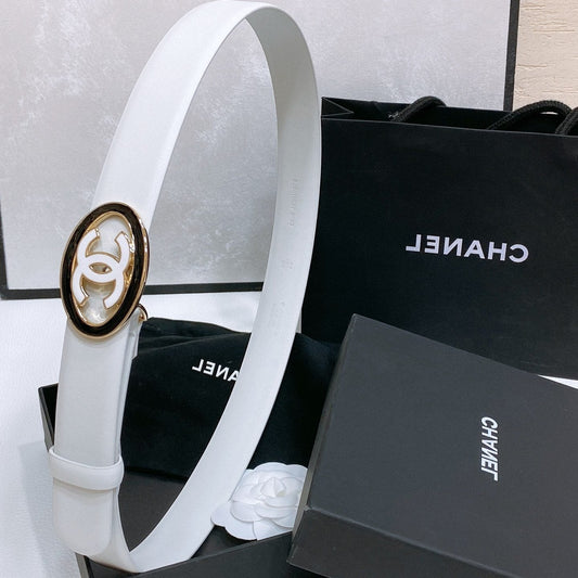 CC 30MM BELT IN WHITE SMOOTH CALFSKIN WHITE MIX BLACK METAL HARDWARE - 30