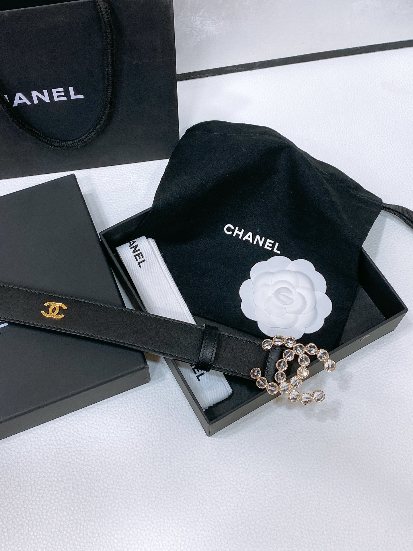 CC BELT 30 MM IN BLACK CALFSKIN PEARL LOGO WITH GOLD HARDWARE - 30