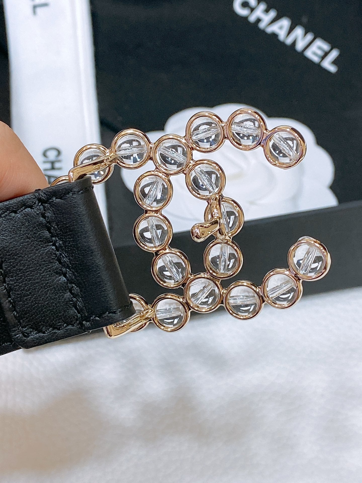 CC BELT 30 MM IN BLACK CALFSKIN PEARL LOGO WITH GOLD HARDWARE - 30