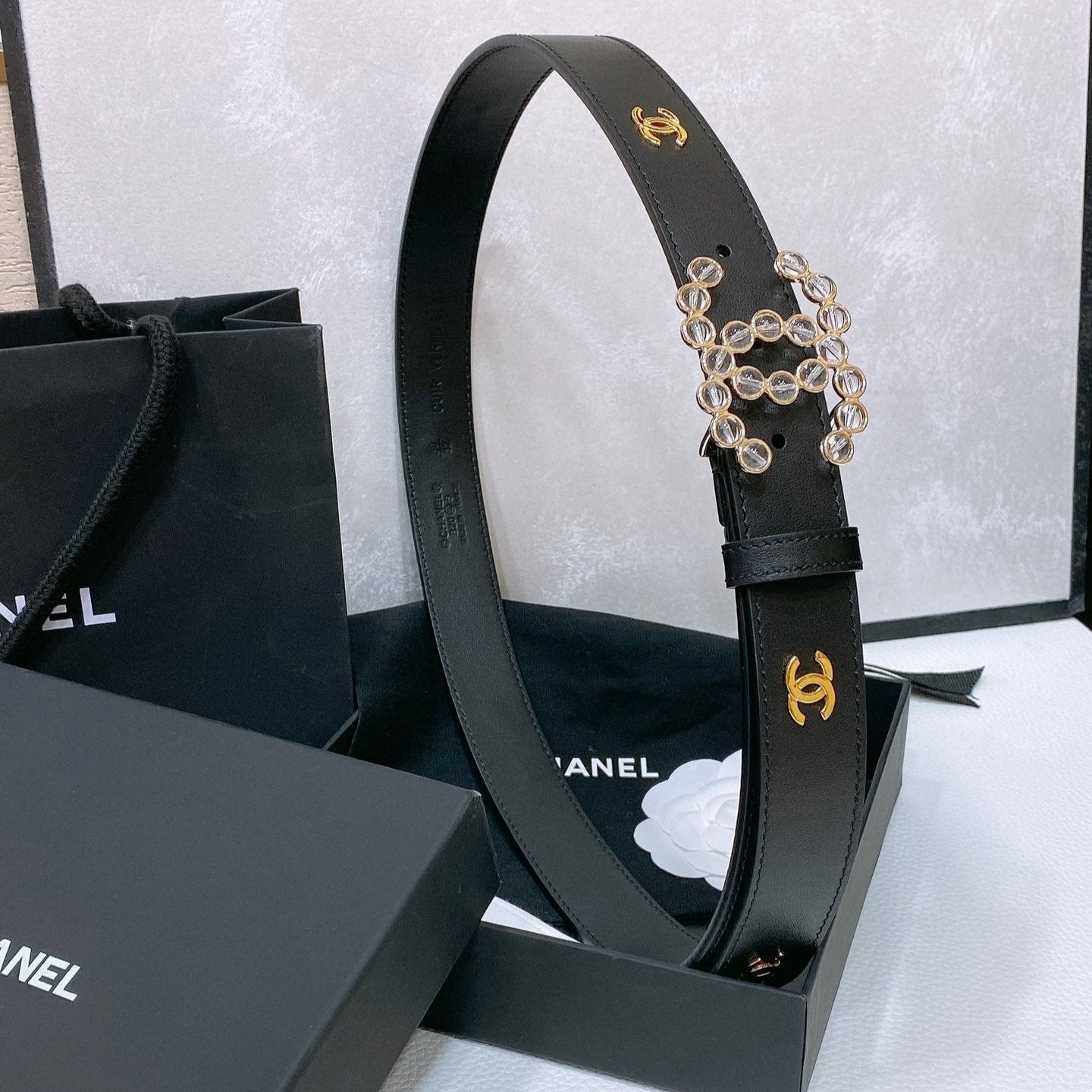 CC BELT 30 MM IN BLACK CALFSKIN PEARL LOGO WITH GOLD HARDWARE - 30