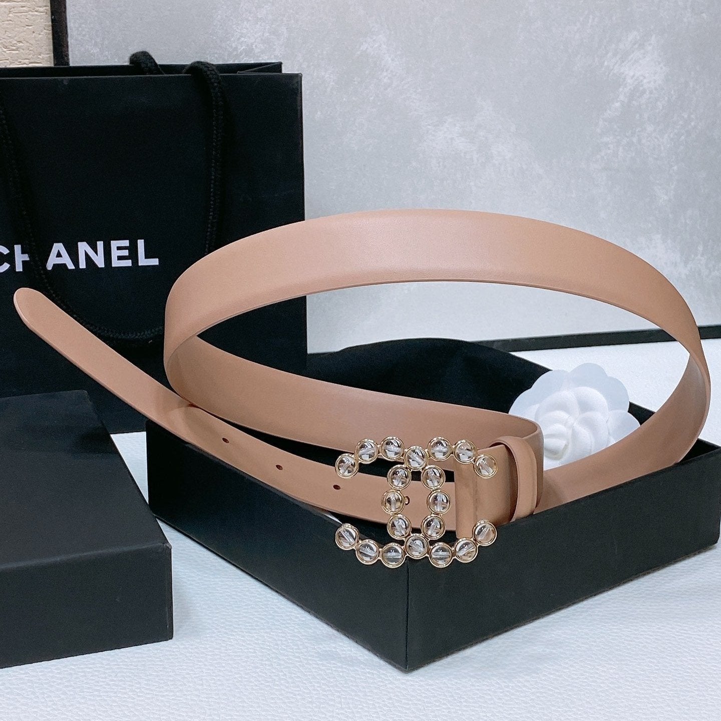 CC BELT 30 MM IN ALMOND BEIGE CALFSKIN PEARL LOGO WITH GOLD HARDWARE - 30