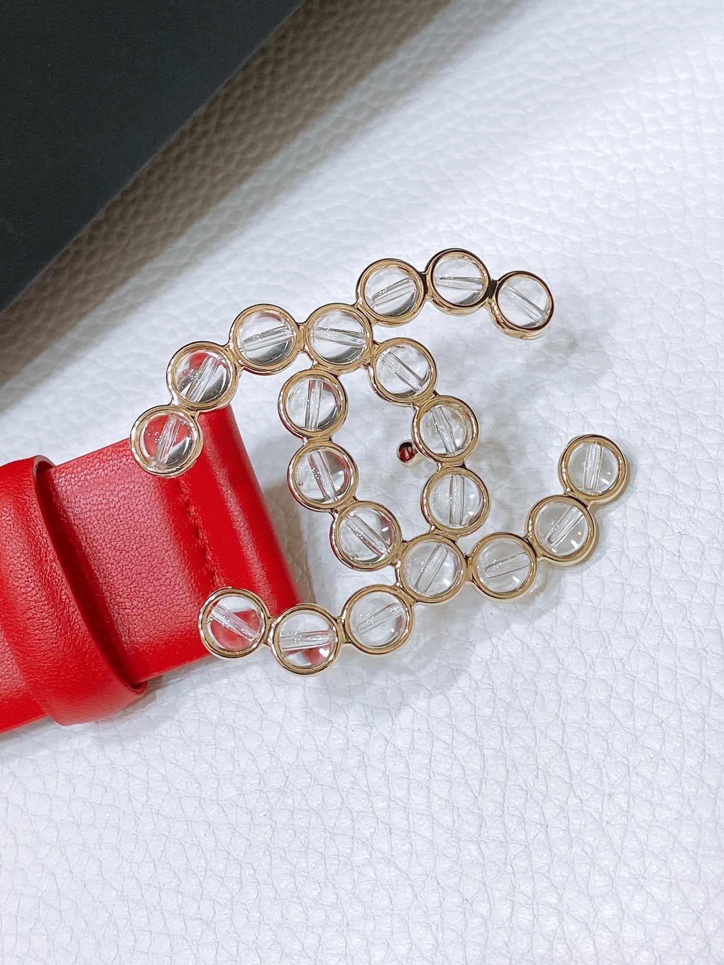 CC BELT 30 MM IN CHERRY RED CALFSKIN PEARL LOGO WITH GOLD HARDWARE - 30