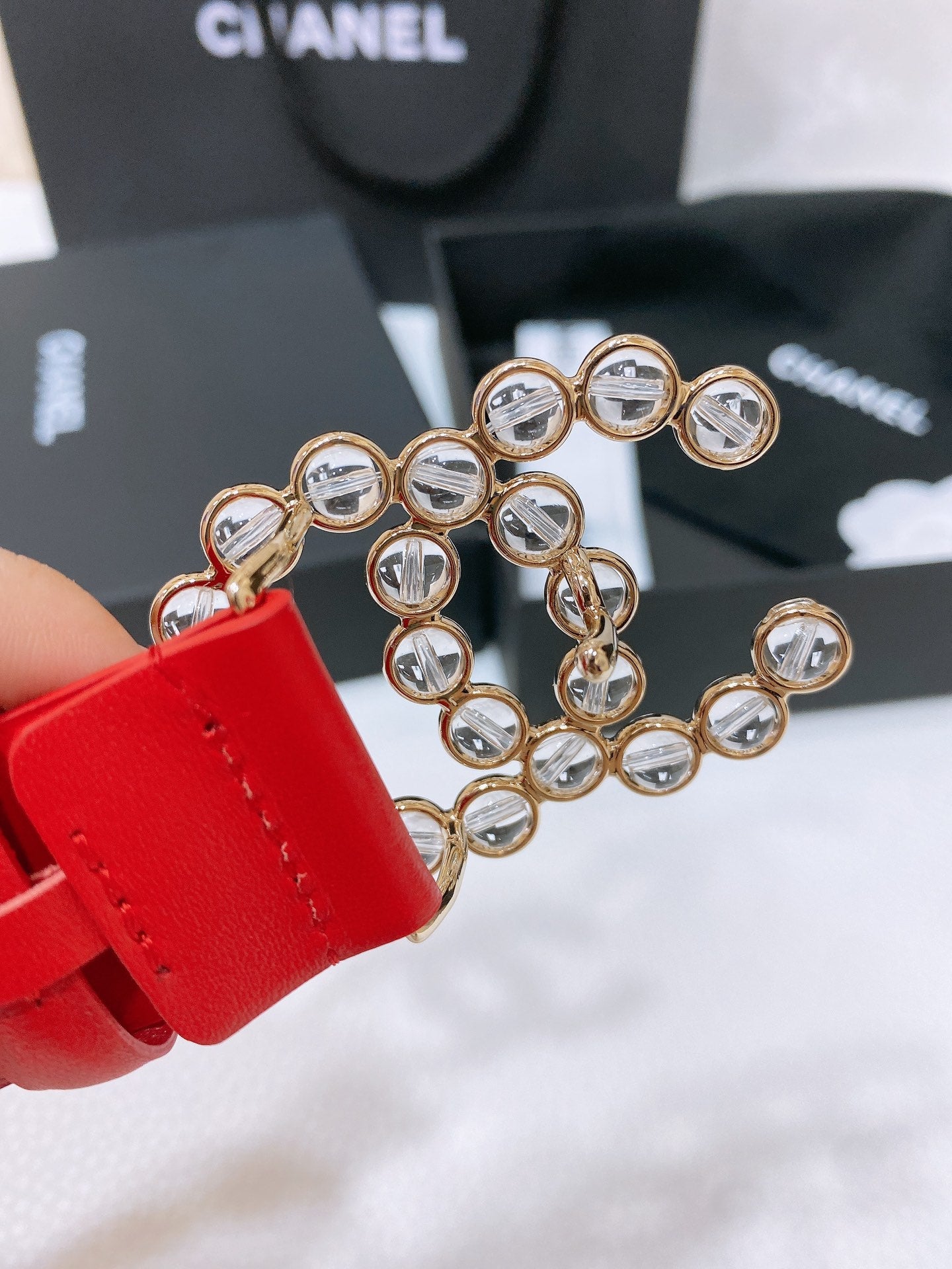 CC BELT 30 MM IN CHERRY RED CALFSKIN PEARL LOGO WITH GOLD HARDWARE - 30